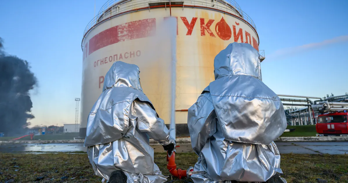 Vene majandus laguneb üha kiiremini: suur naftatootja oli sunnitud paluma valitsuselt tuge