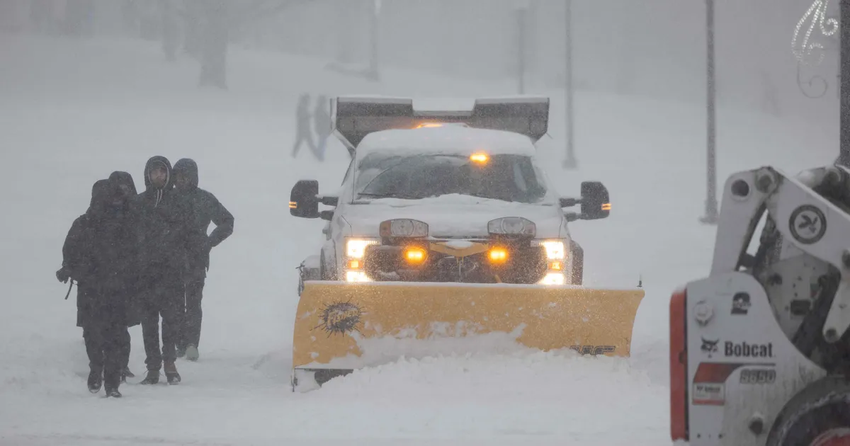 VIDEO ⟩ 30 hukkunut ja saja autoga ahelavarii: USA võitleb jätkuva talvetormiga
