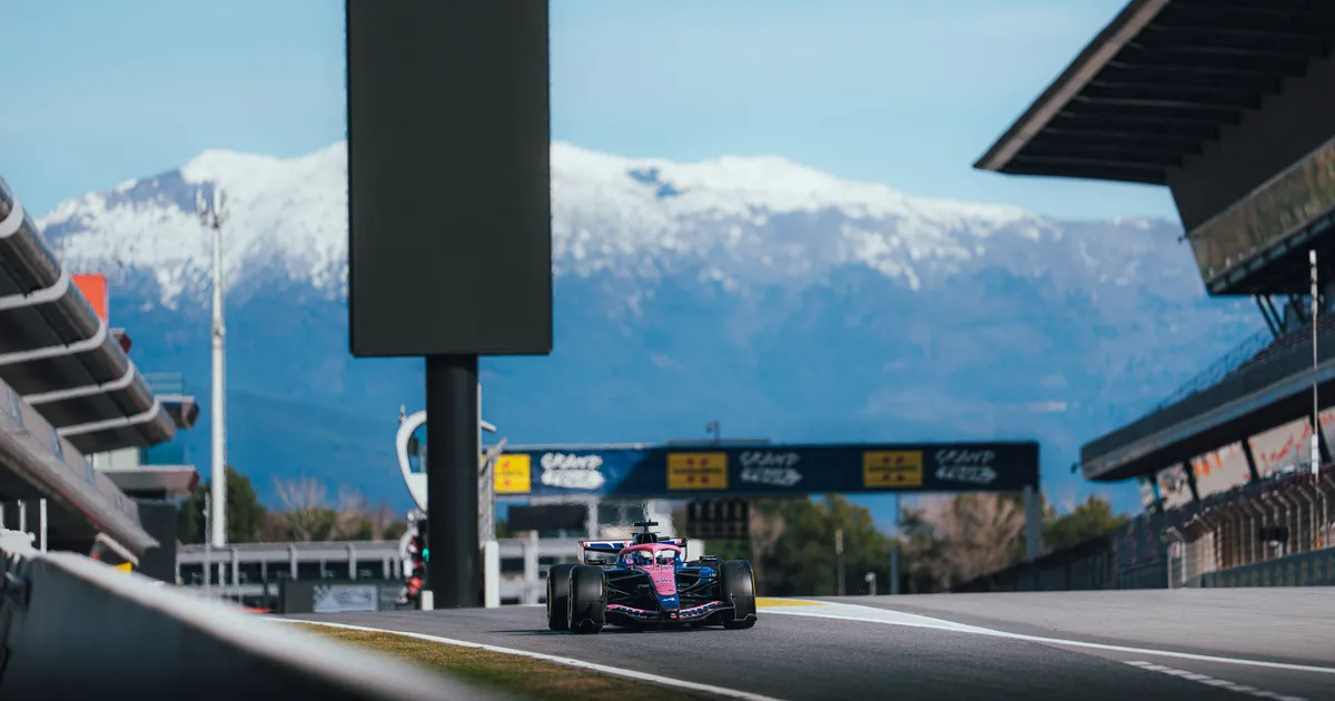 F1 testimine käib enneolematu saladuskatte all, Aroni meeskond on heas hoos