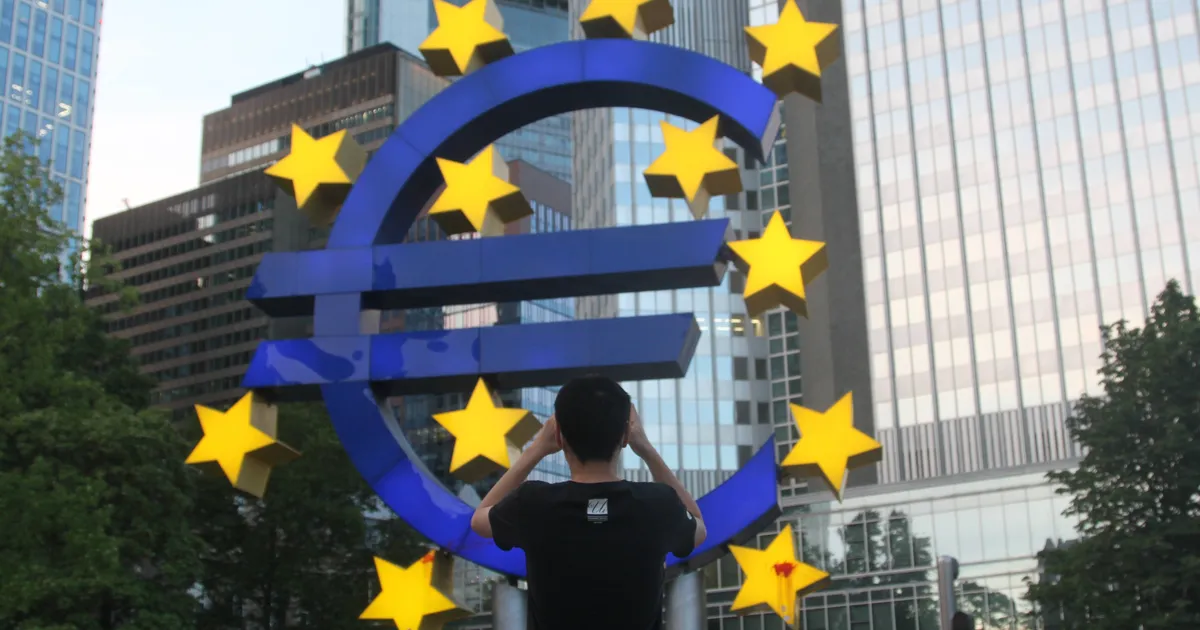 Euro on dollari suhtes viimaste aastate tugevaimal tasemel. Kes sellest võidab, kes kaotab?