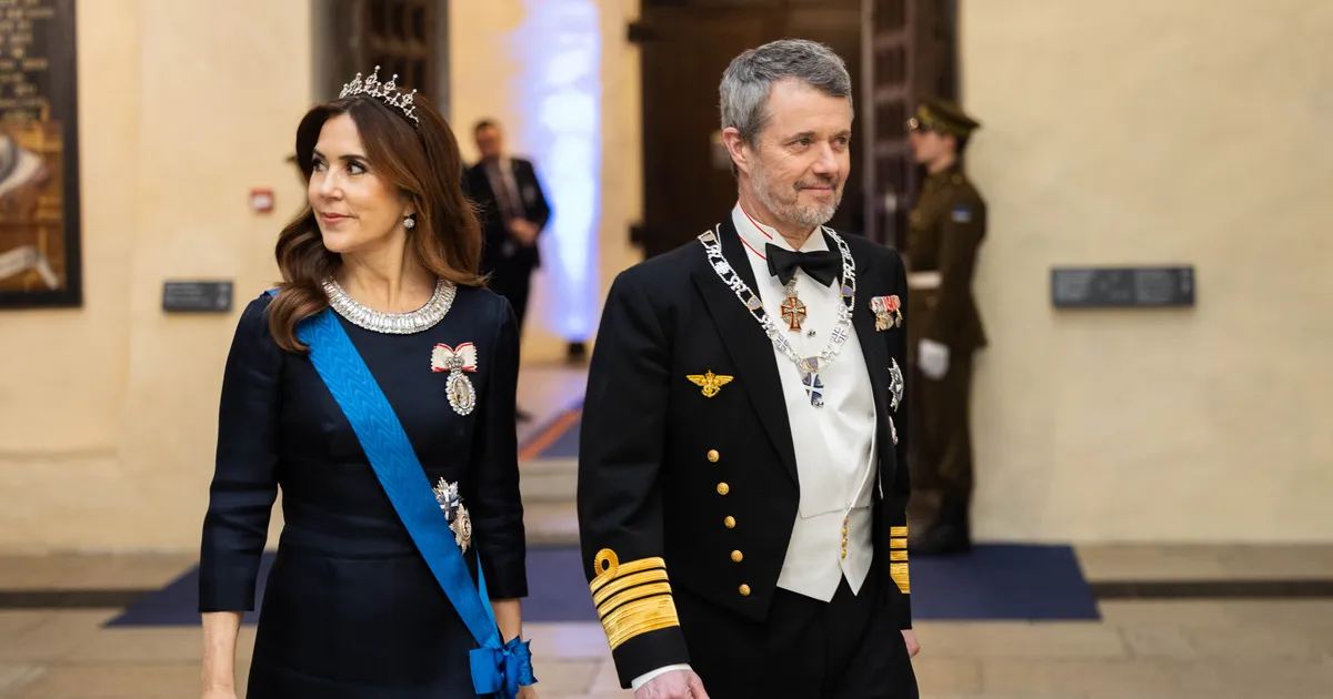 FOTOD ⟩ Taani kuninganna tegi Eesti visiidil tähendusrikka moeavalduse