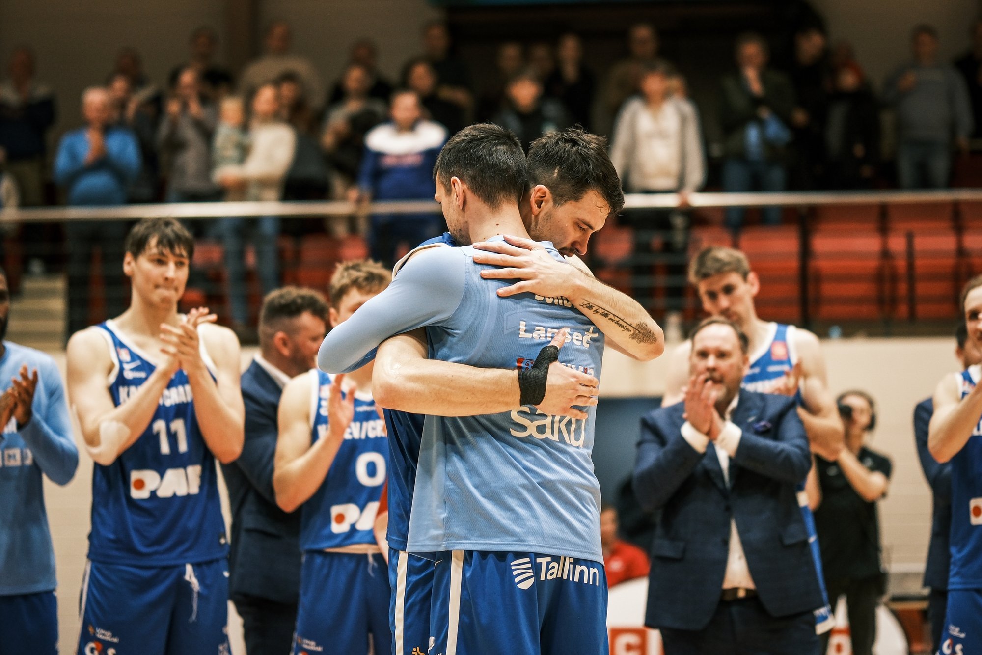 DELFI VIDEO | Emotsioonide möll: Kalev/Cramo võistkond ja poolehoidjad jätsid Kregor Hermetiga hüvasti