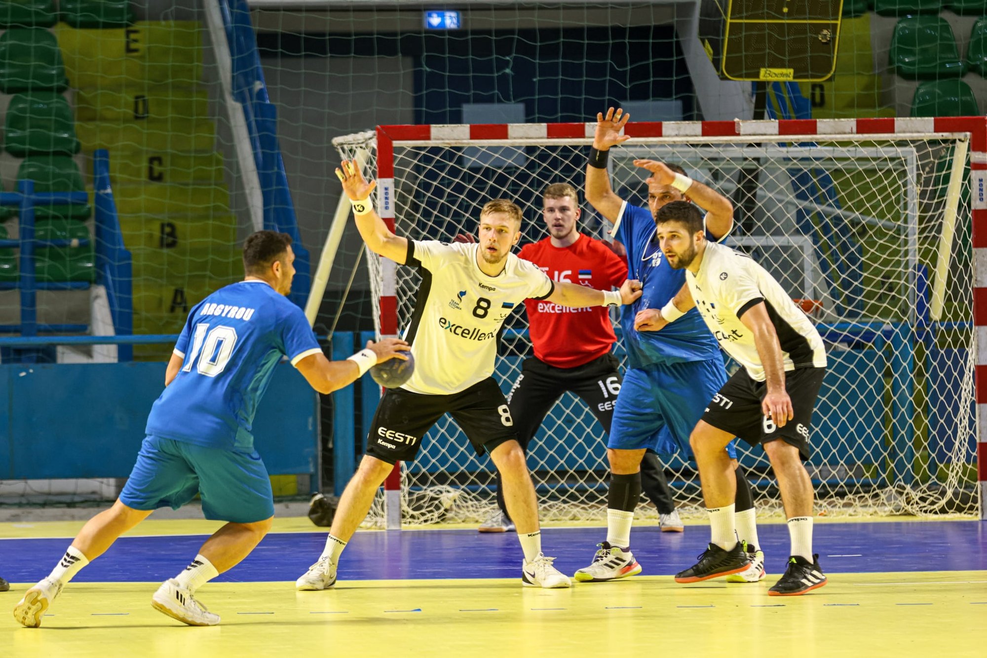 Eesti käsipallikoondis sai Küprose üle raske võidu. „Eriti kaitse poolel jäi kõigile halb maitse suhu“