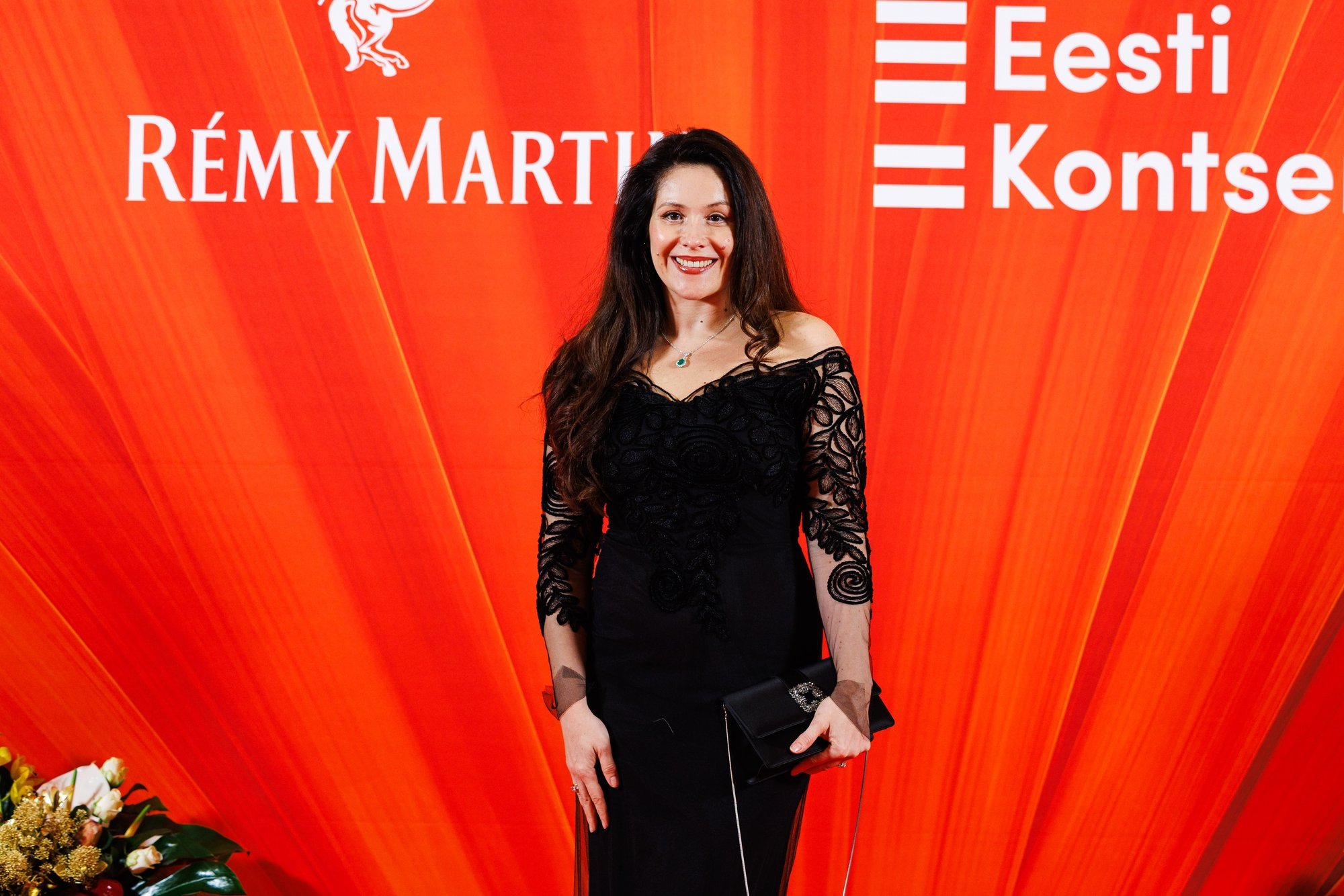 FOTOD | Jekaterina Linnamäe säras uusaastakontserdil koos salapärase suurärimehest abikaasaga