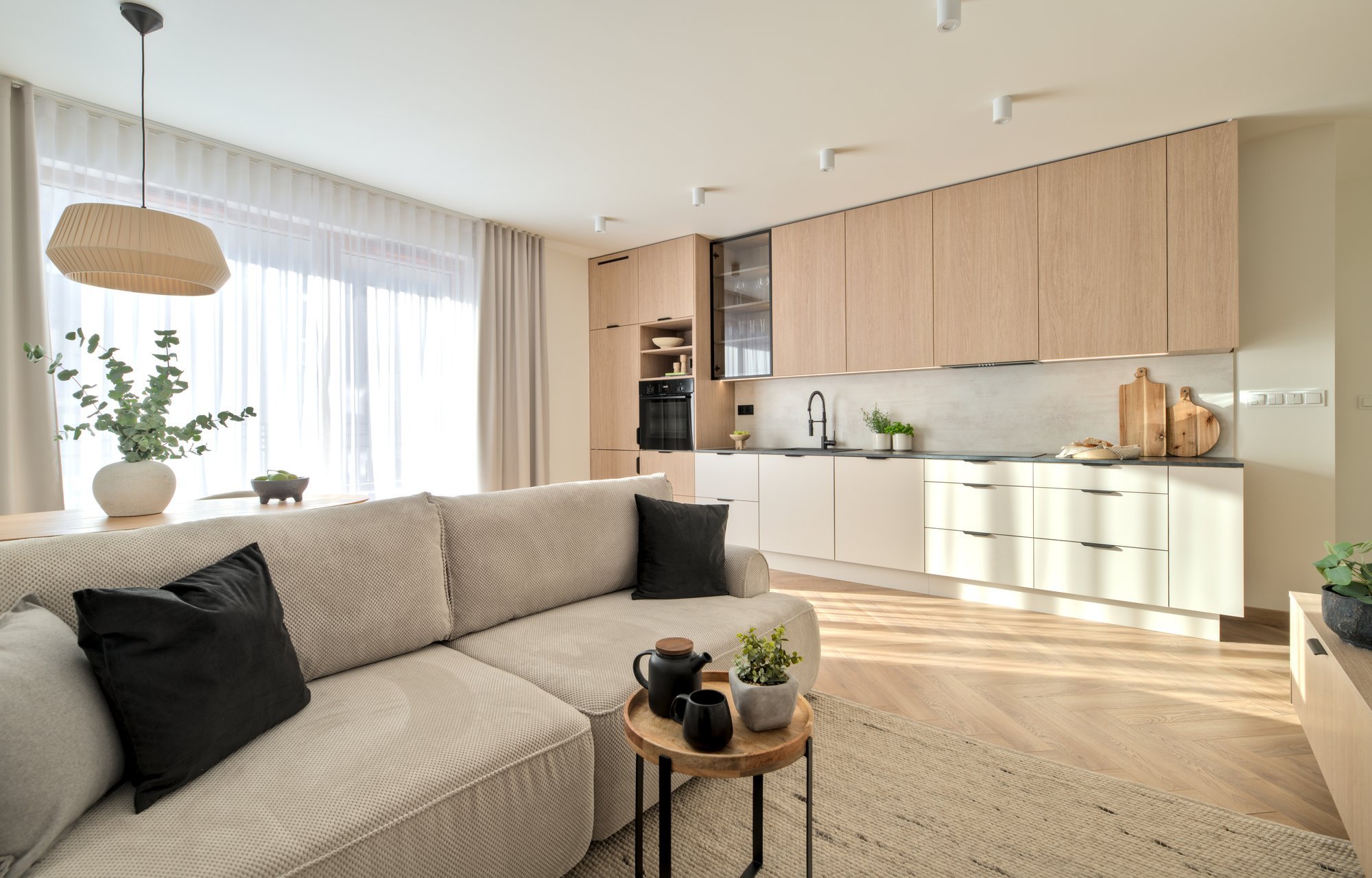 Kuidas tekitada tunne, et lagi on kõrgemal? 7 ideed, mis petavad silma ja muudavad ruumi suuremaks