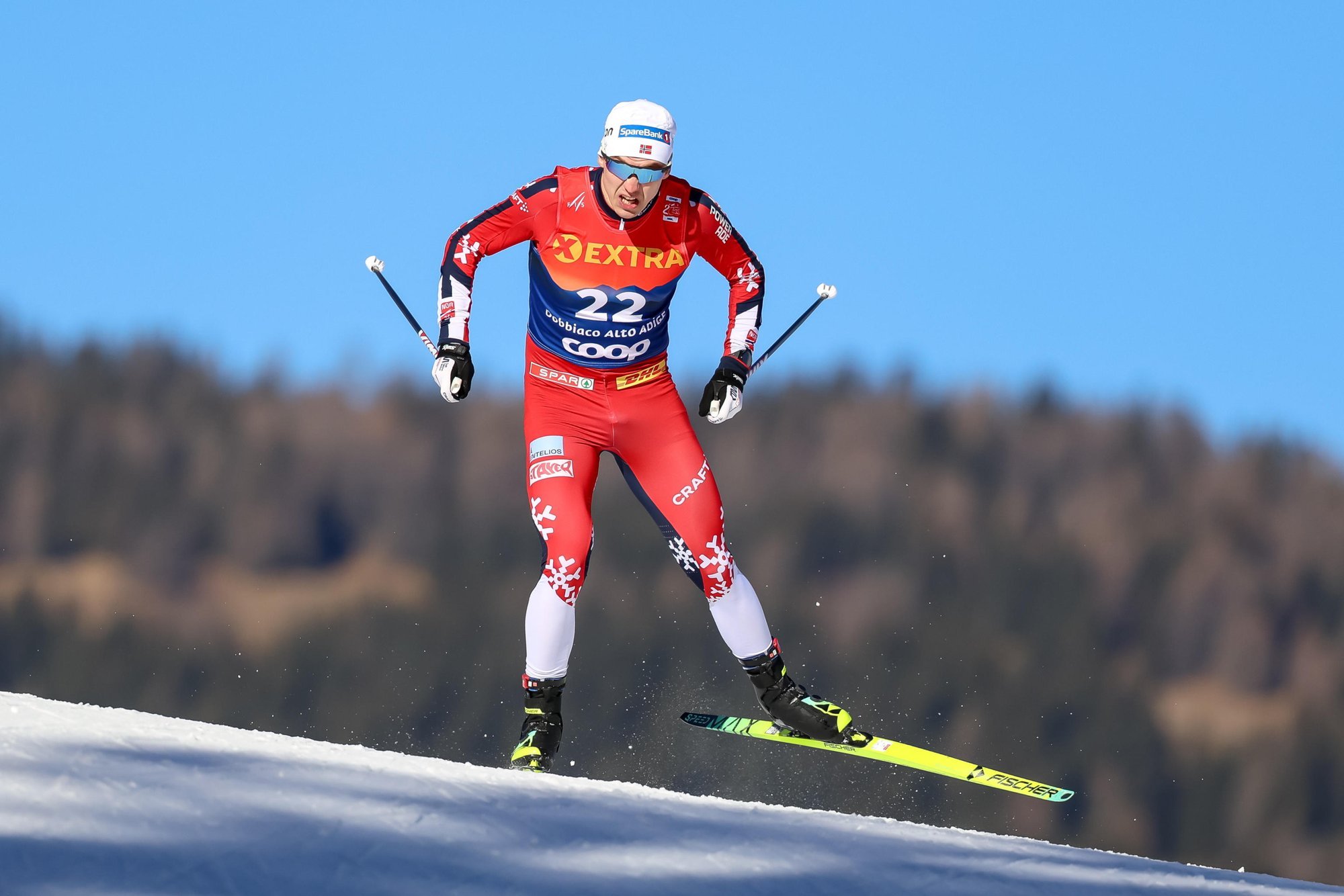 Norra äss Erik Valnes jättis Tour de Ski pooleli