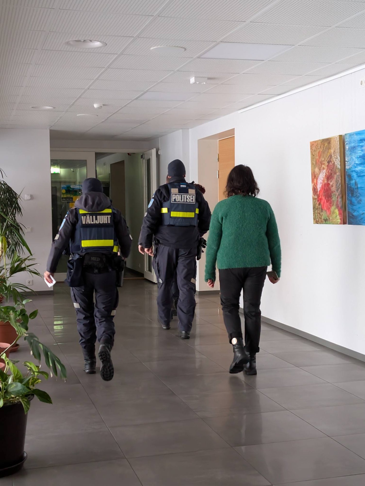 Kahele Läänemaa koolile tehti pommiähvardus, ohtu polnud ja lõhkekehasid ei leitud