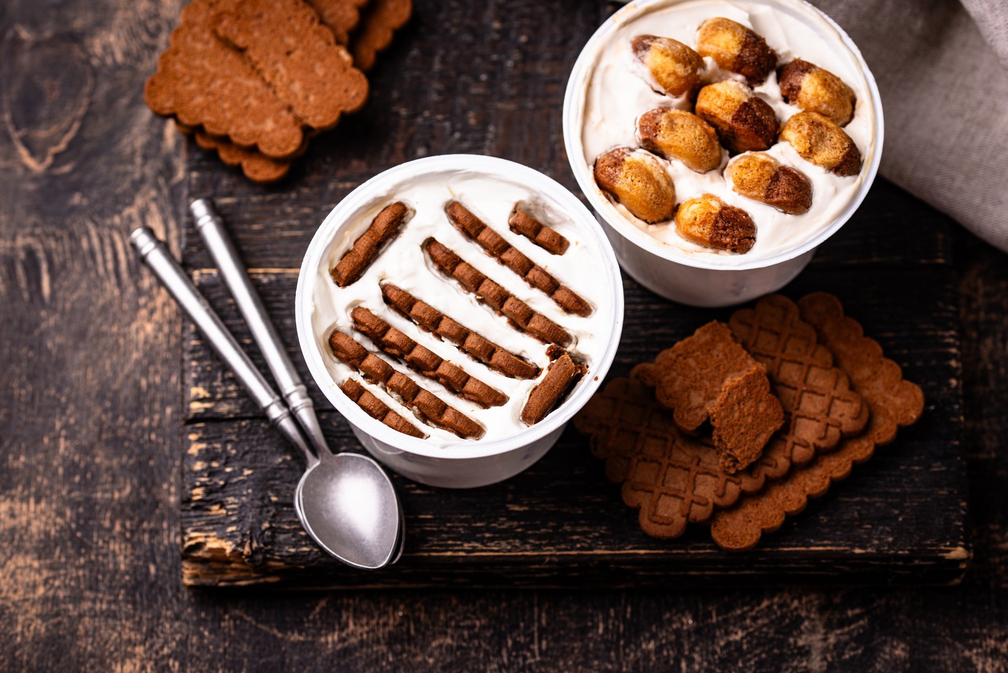 Viraalne hitt, mis on küpsiseletid poodides tühjaks teinud: kahe koostisosaga küpsetamata kook hullutab maailma