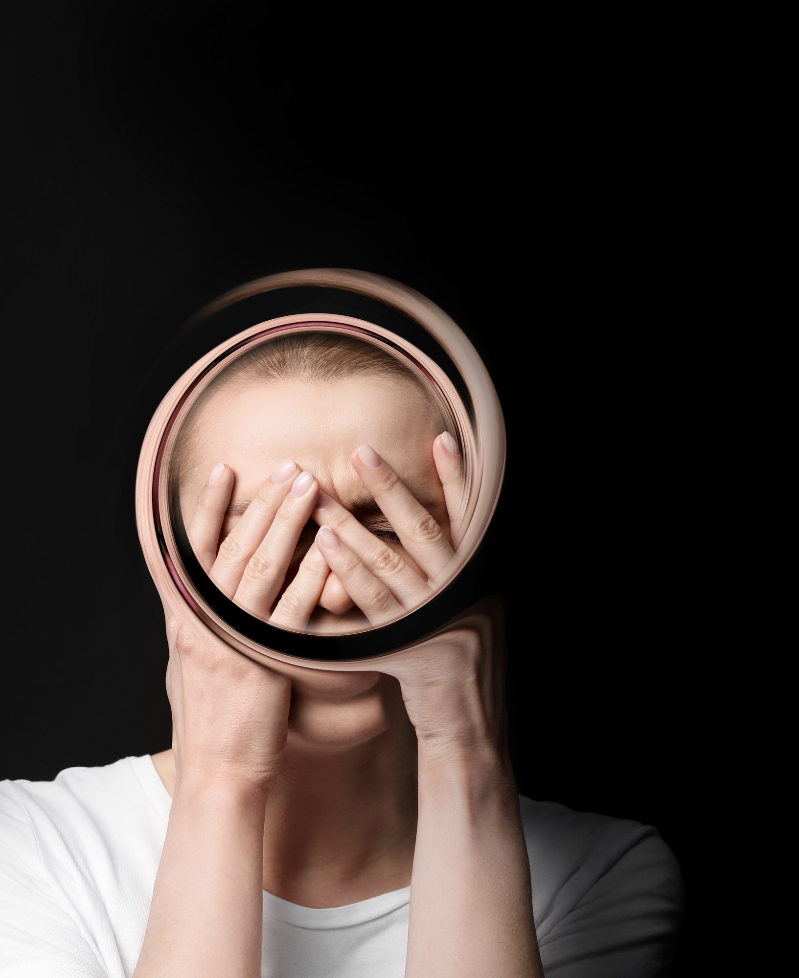 Tunned, et oled pidevalt rambivalguses? Põhjused, miks mõned inimesed on veendunud, et kõik vaatavad just neid