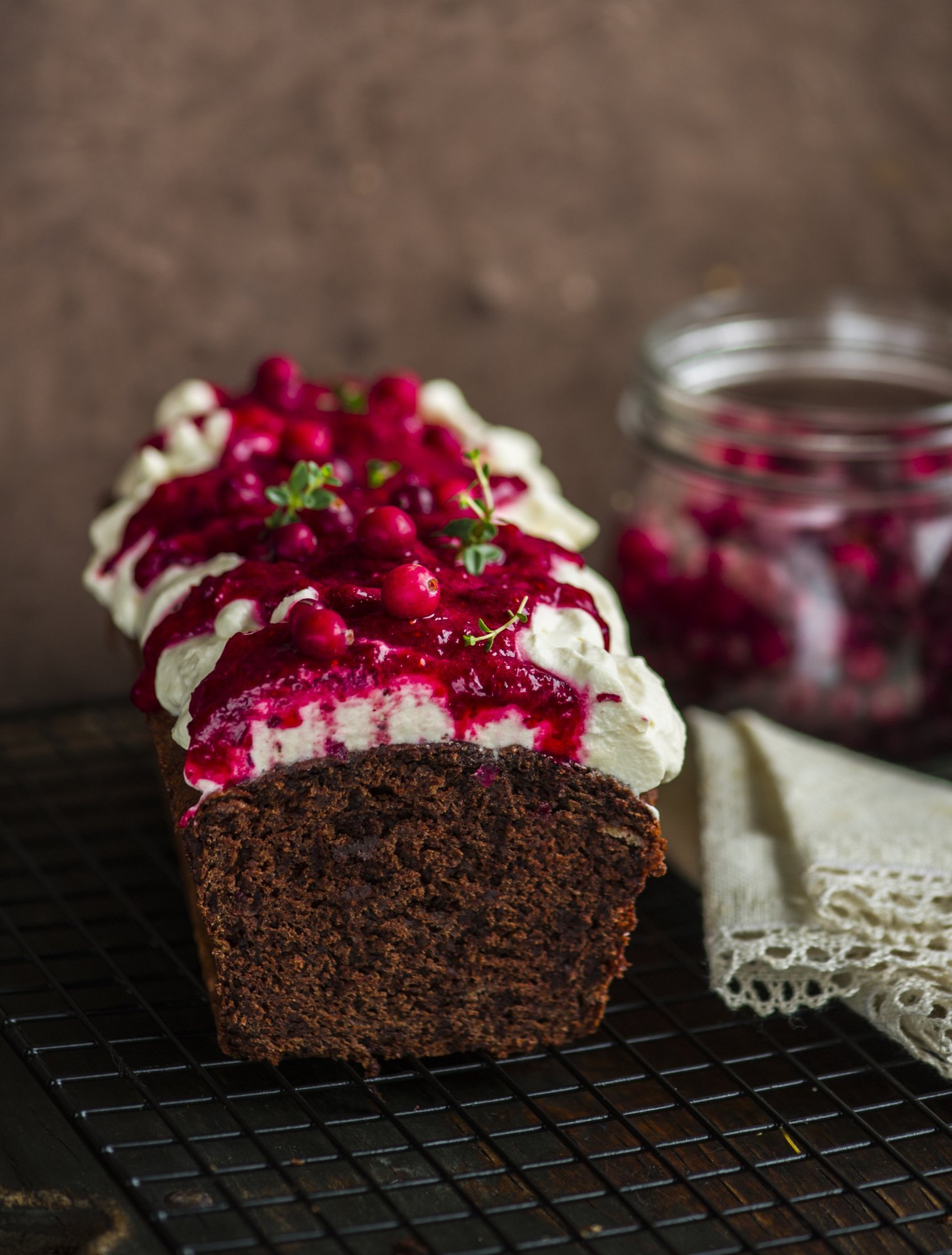 Banaanid on juba pruunitäpiliseks läinud? Küpseta neist dekadentlik banaanileib šokolaadiga
