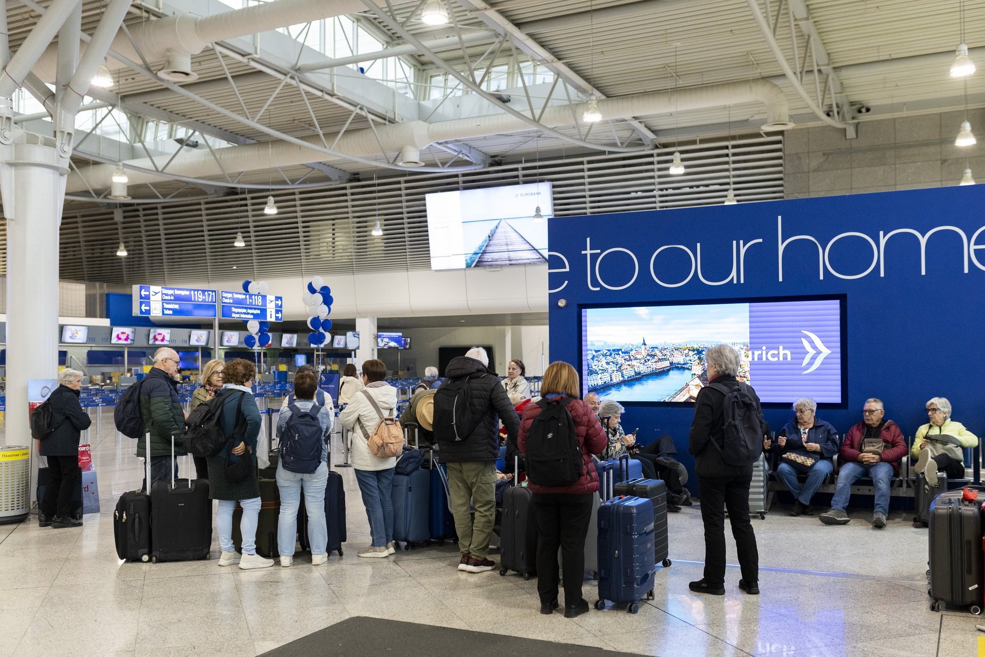 Kõik Kreekasse saabuvad ja sealt väljuvad lennureisid peatati, riigi teatel tekkisid probleemid raadiosidega