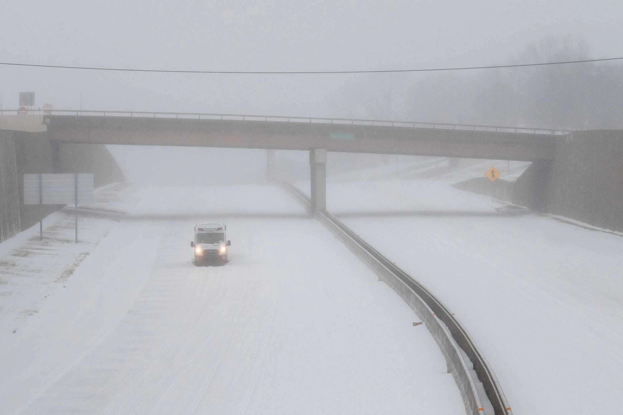 VIDEO | Ränk lumetorm halvab USA-s elutegevust, eriti hädas on lõunaosariigid