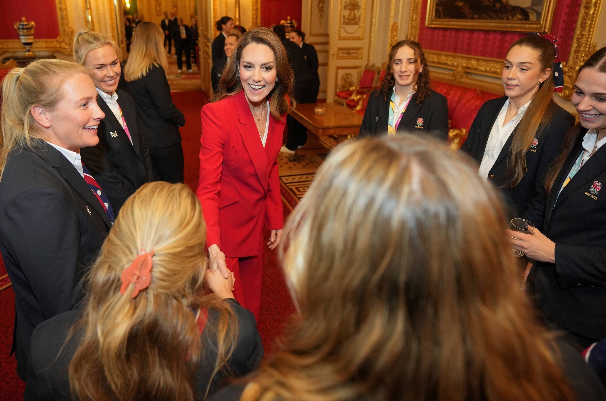 VIDEO | Sotsiaalmeedias lööb laineid klipp, kus printsess Catherine lihtsureliku kombel tänuüritusele saabub