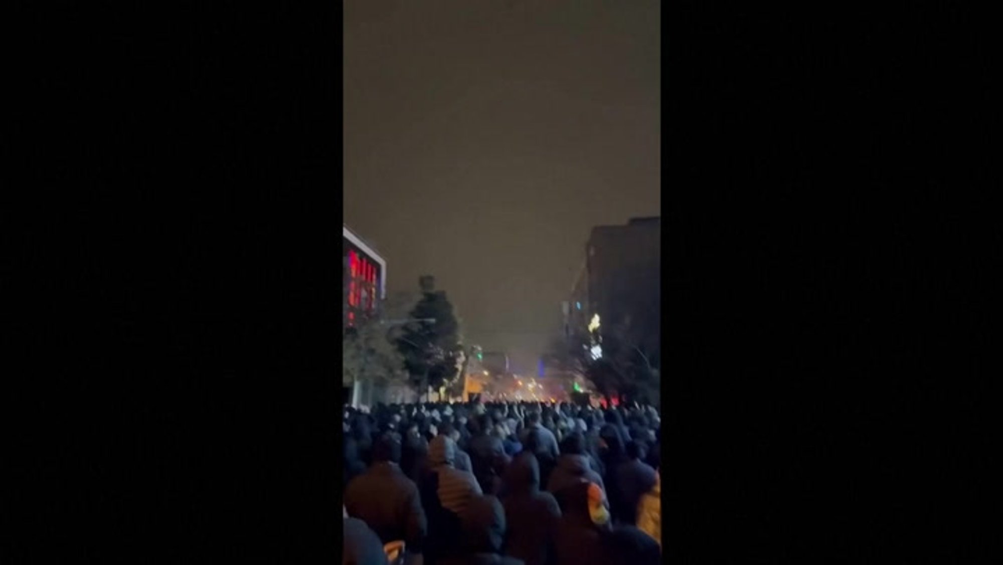 Iraani rahutustes on hukkunuid juba paarsada. Trumpile tutvustati variante režiimi ründamiseks