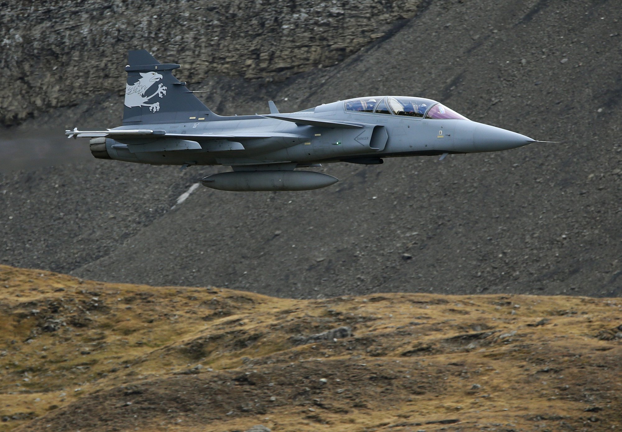 Euroopa ja USA tüli eskaleerumine pani kaitsetööstuse aktsiad tõusma, autotootjad langema