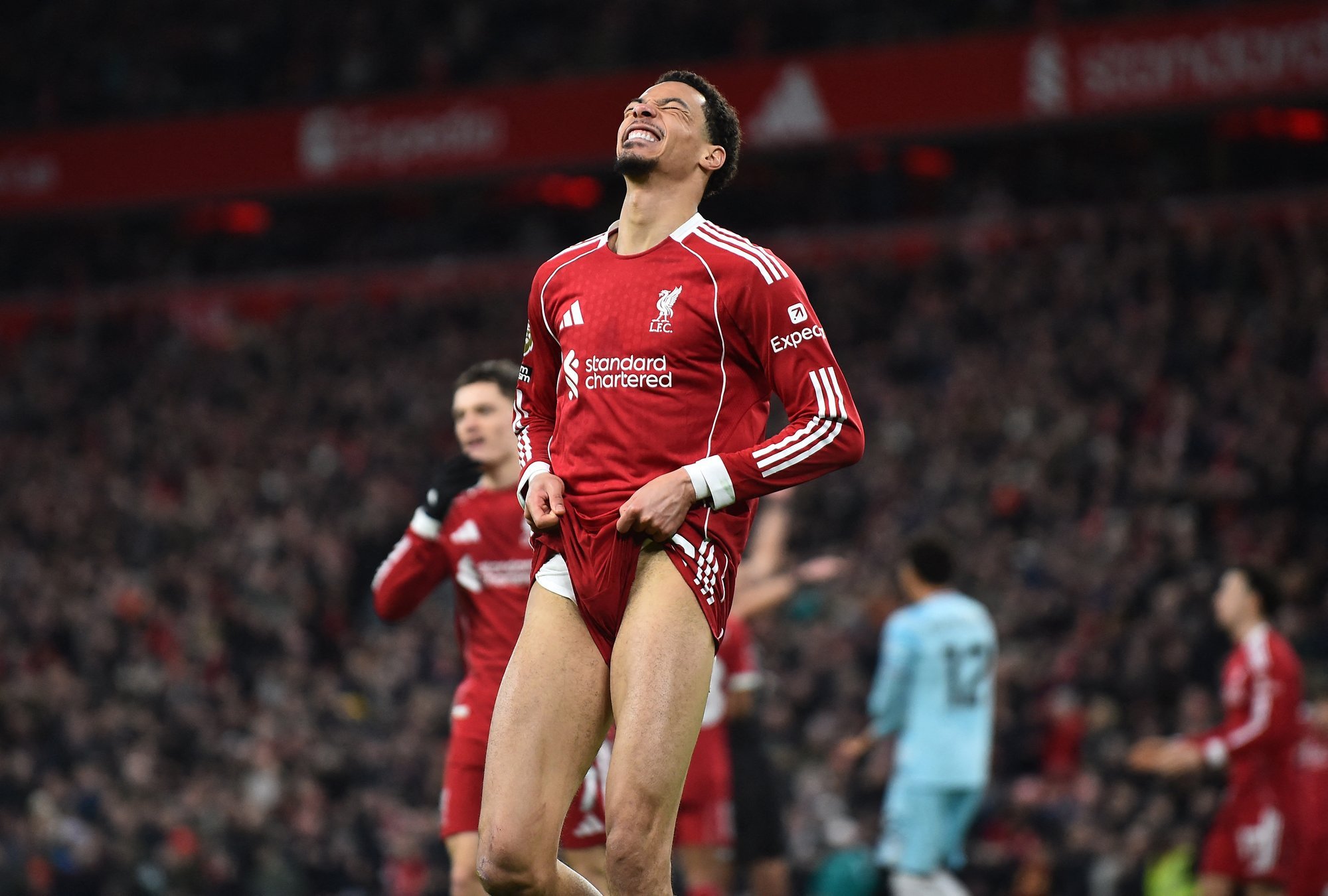 Manchesteri derbi võitis United, Liverpool kaotas kehvikule punkte