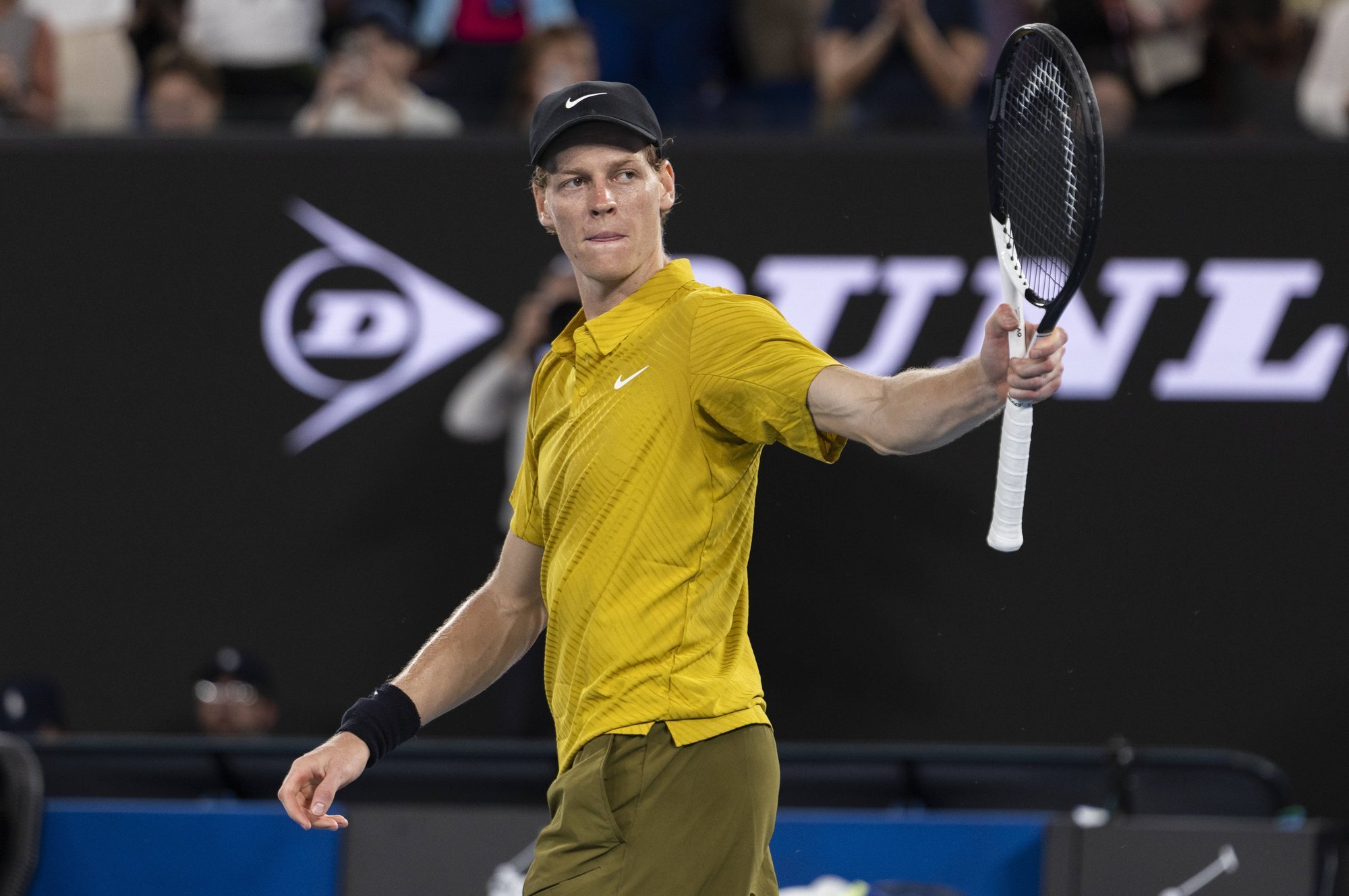 Jannik Sinner pääses Australian Openil ehmatusega