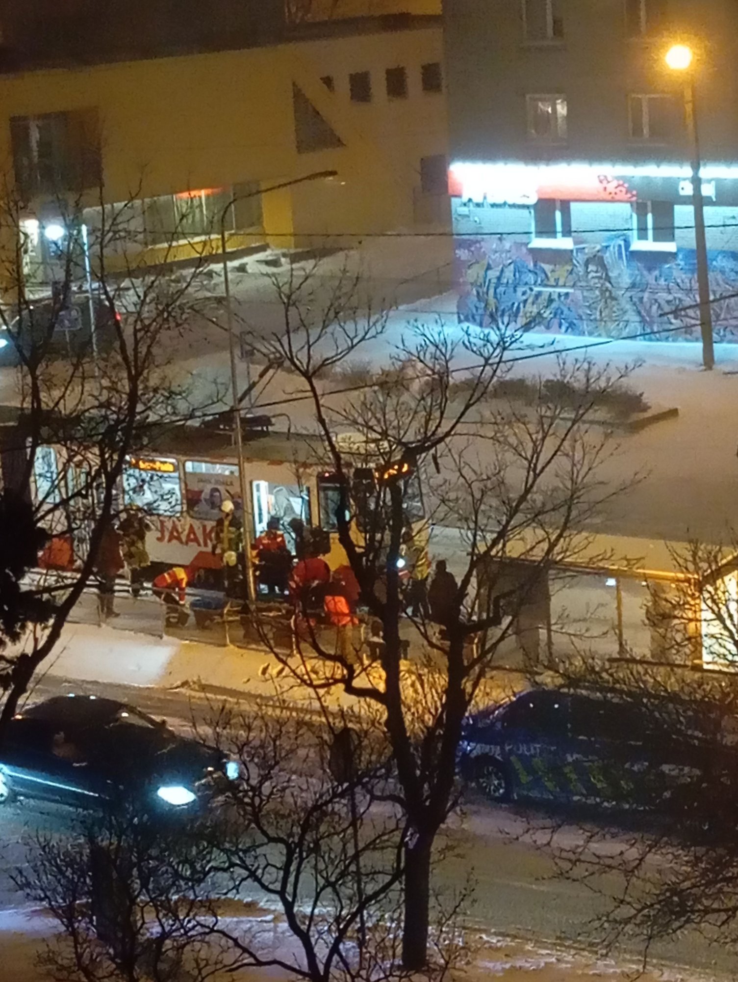 FOTO | Koplis sai mees trammilt löögi ja viidi haiglasse