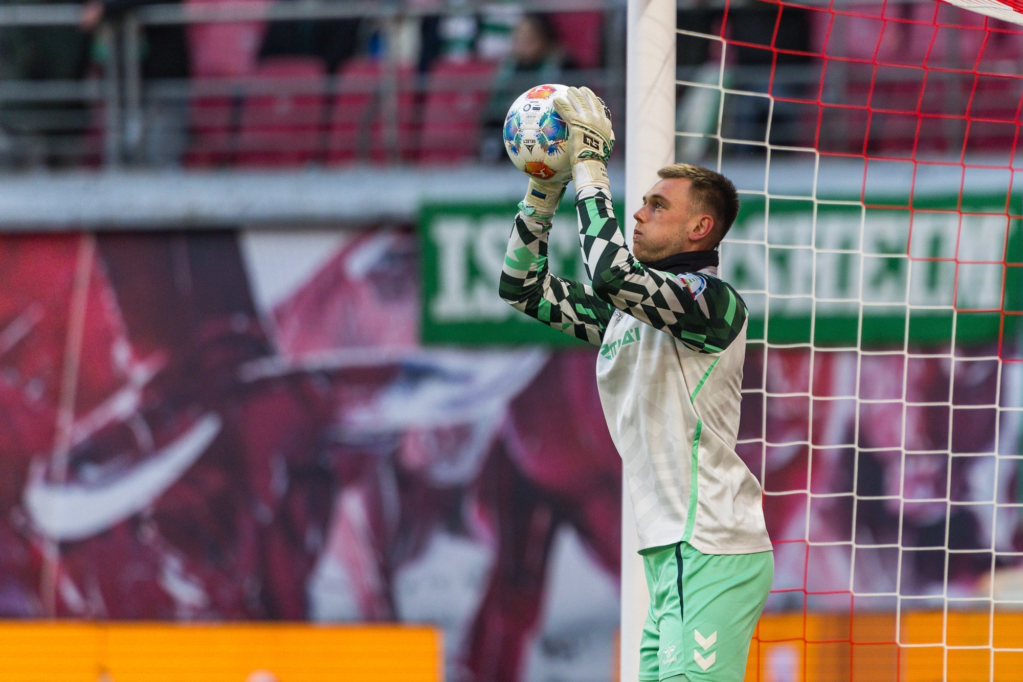 Bremeni Werder hoiab Karl Jakob Heina klubis kinni