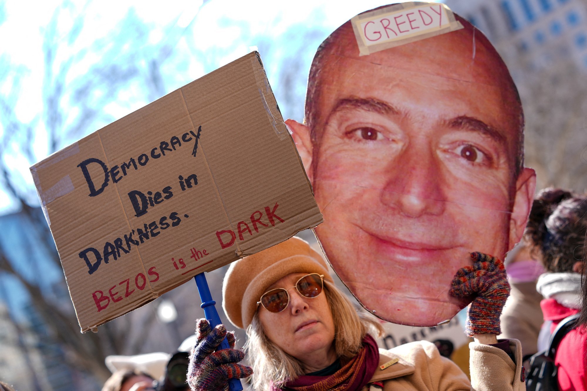 Washington Posti omanik koondab 300 töötajat, ent leiab samal ajal Trumpi naisele maksmiseks raha