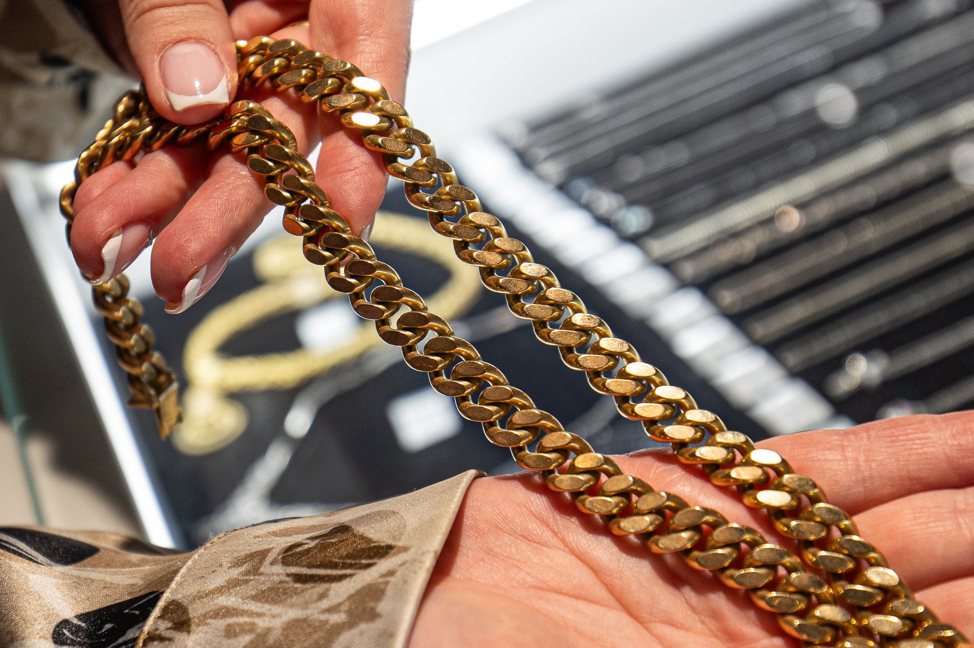 Kullapalavik pandimajas: „See on minu kuld, mitte mehe oma!“