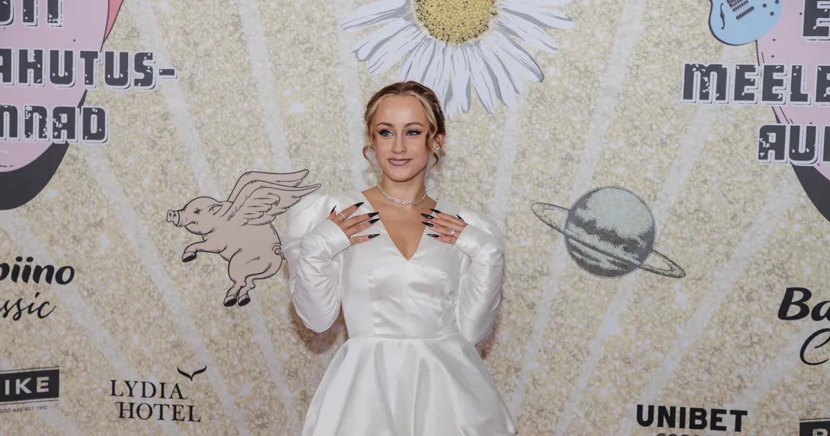 VIDEO ⟩ Milline nägus noormees! Merilin Mälk lausa särab uue kallima seltsis