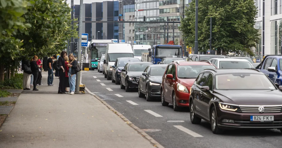 ANDRES RAND ⟩ Kui linnaruum kuulub kõigile, siis kuulub see ka neile, kes autot vajavad