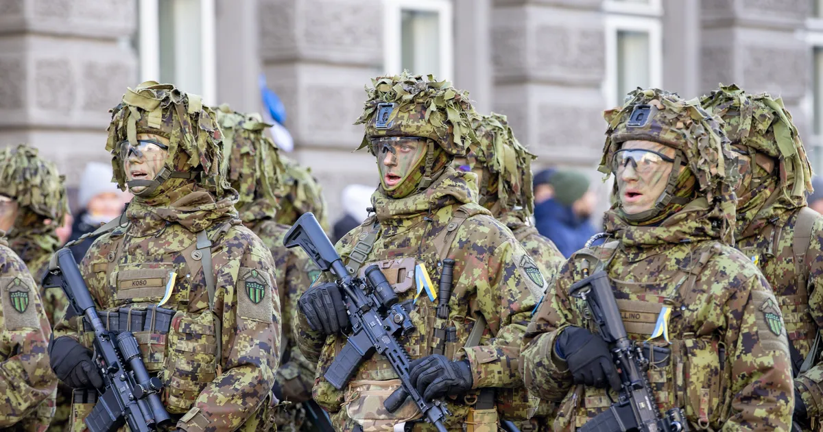 Kaitseväe paraad ja selle peaproov suunavad ühissõidukid ümbersõidule