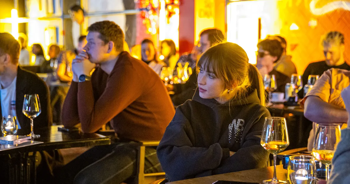 GALERII ⟩ Vaata, kes osalesid ansambli Night Tapes erilisel kontserdil Von Krahli kohvikus