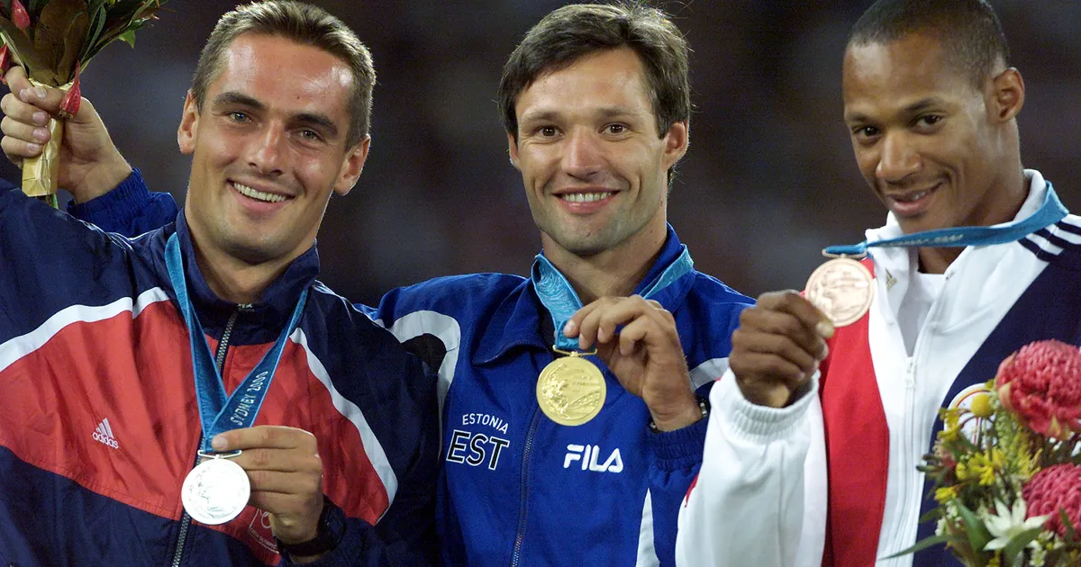 Sydney olümpia medalistid Nool, Šebrle ja Huffins kohtusid Tallinnas. Kurikuulus kettaheide on teema ka 26 aastat hiljem