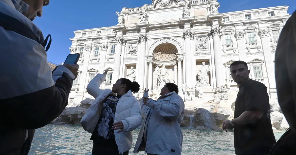 TASKUD TÄIS ⟩ Rooma kuulsa purskkaevu juurde pääsemiseks peab nüüd varuma rohkem münte