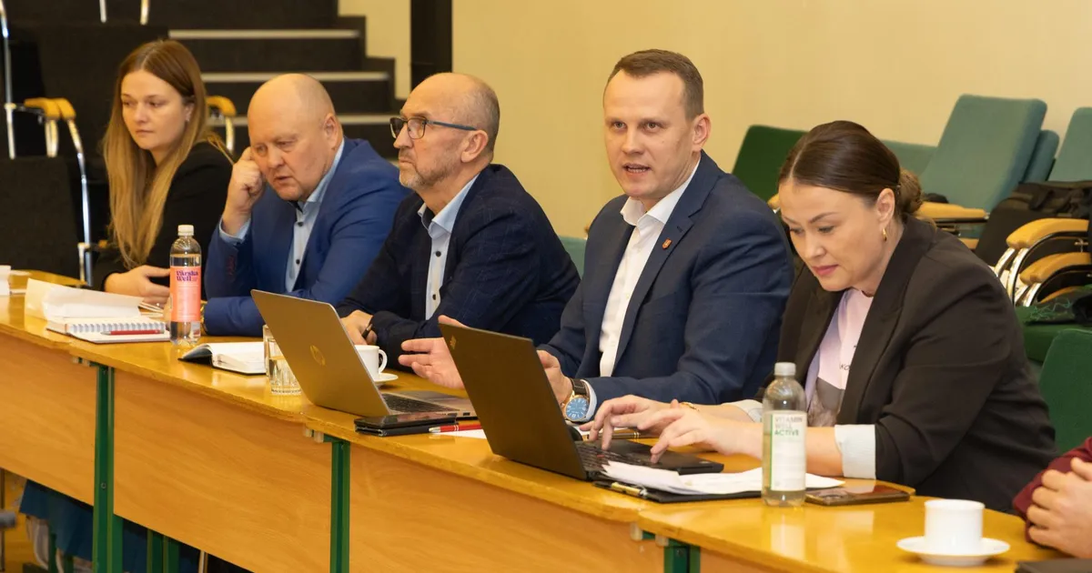 TERAV TÜLI VILJANDIMAAL ⟩ Palvekirjas soovitakse abivallavanema mahavõtmist