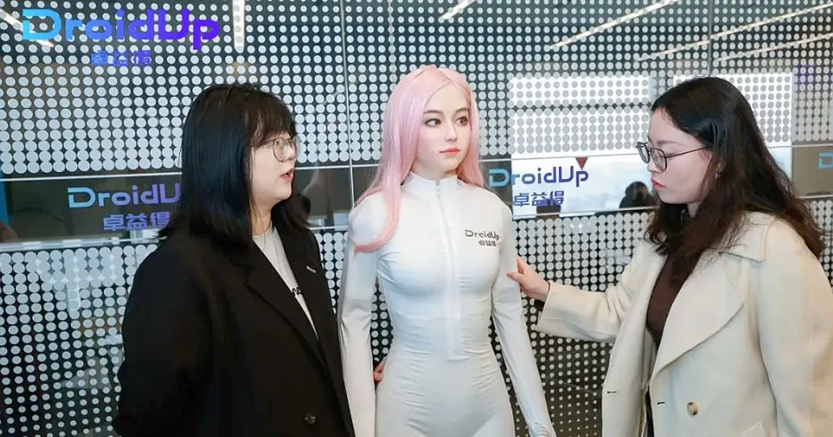 Aina elutruumaks lähevad – see tehisaruga humanoidrobot petaks hämaras isegi täitsa ära