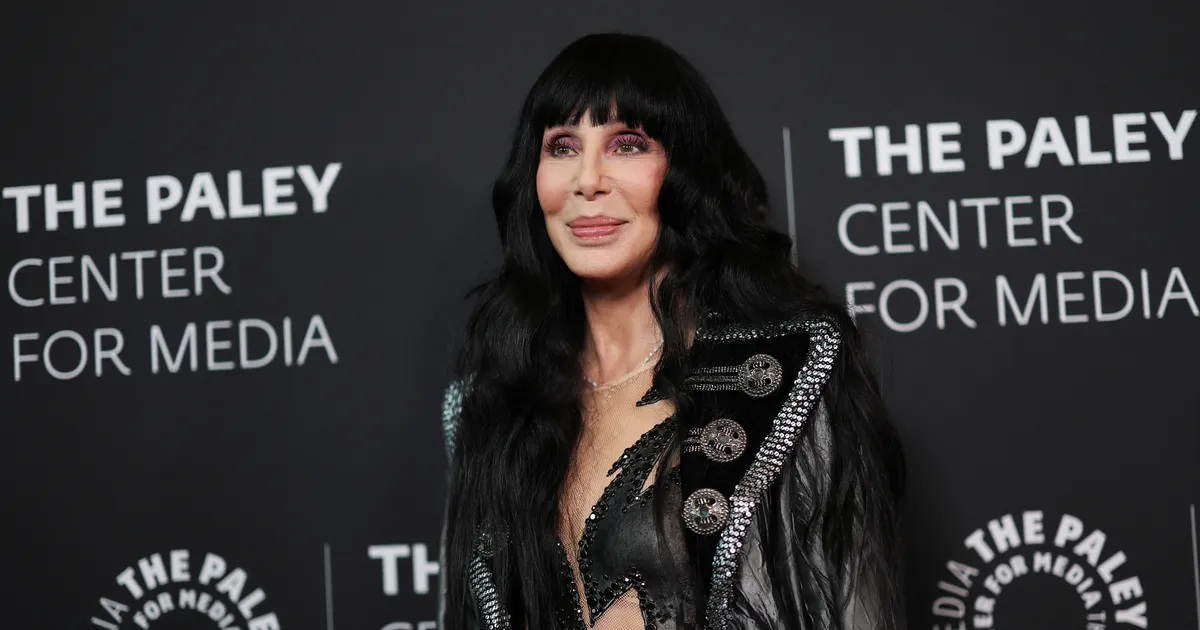 VIDEO ⟩ Piinlik esinemine viis legendaarse Cheri karjääri õhukesele jääle