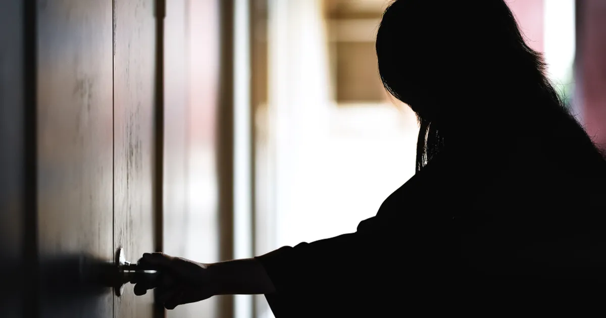 «Ma olen näinud põrgut!» Naine avastas uuest kodust toa, mis ajas tal ihukarvad püsti