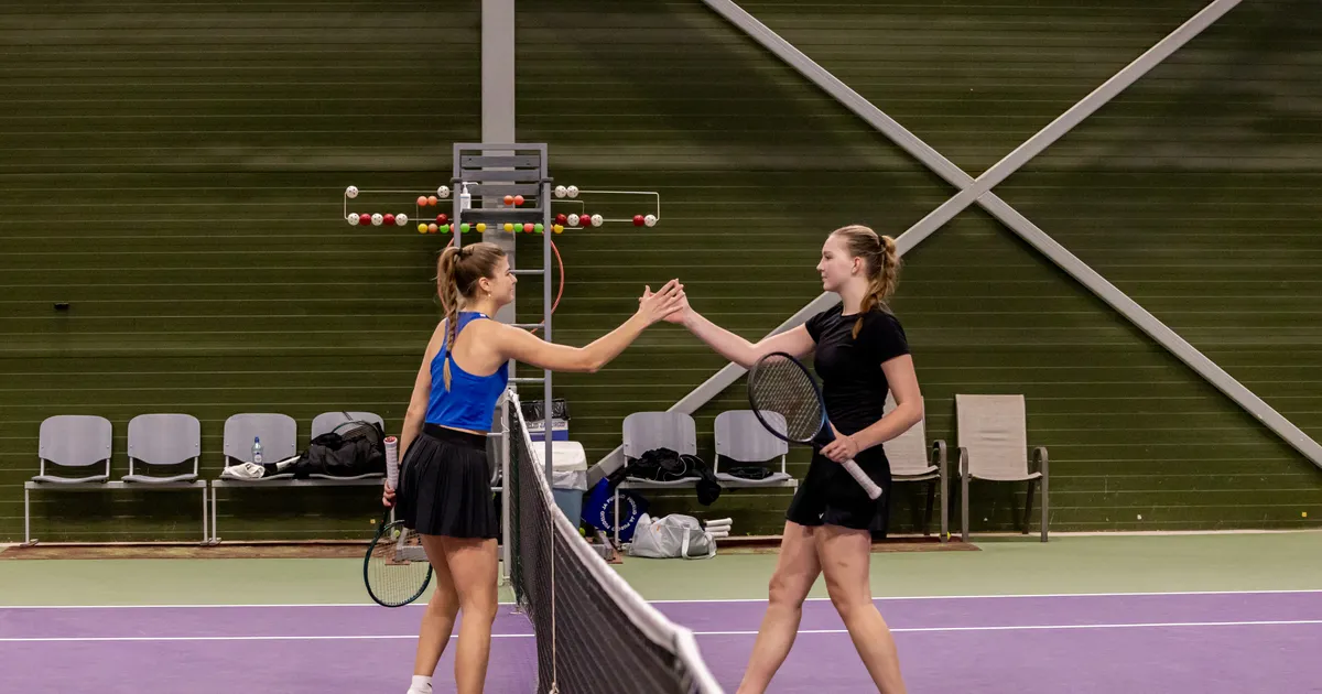 GALERII ⟩ Pärnu tenniseaasta tippsündmusel riisusid koore tulevikutegijad