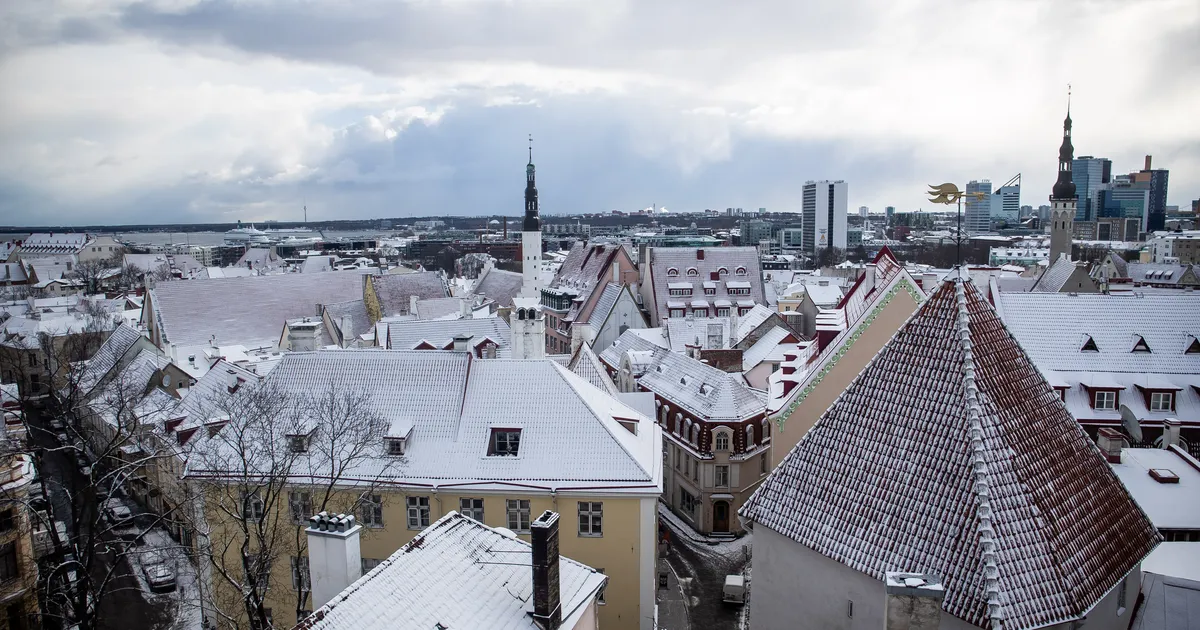 VIDEO ⟩ «Eksklusiivne jää otse vanalinnast!» Omapärane lumekoristusviis äratas tallinlase tähelepanu