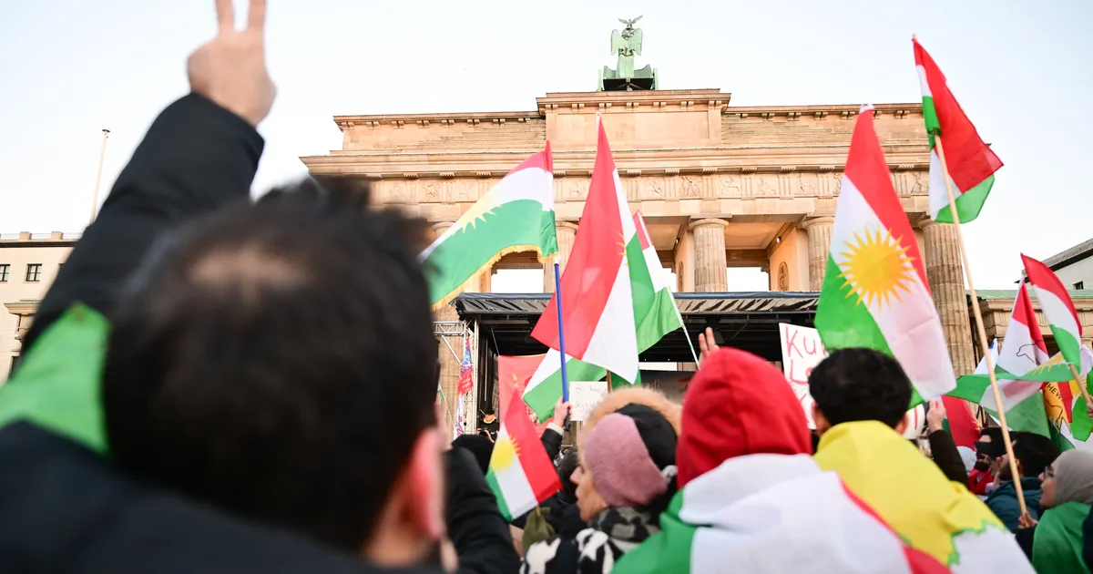 TŠU-TŠU-FREI! ⟩ Berliin saadab tuhandeid süürlasi tagasi laostunud kodumaale