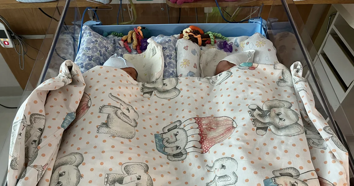 GALERII ⟩ Kaksikud saavad nüüd kosuda kaisus: Kliinikum sai kingituseks ülivajaliku tipptehnika