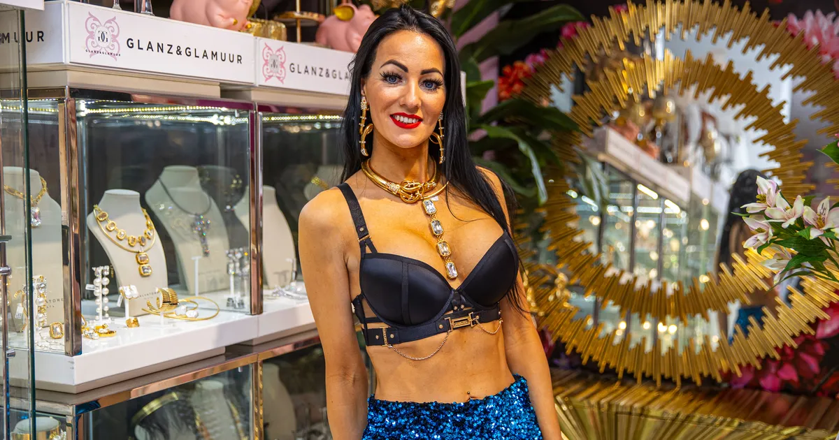 VIDEO ⟩ Seksikas ja säravas moesõus said kokku universumi kauneimad naised