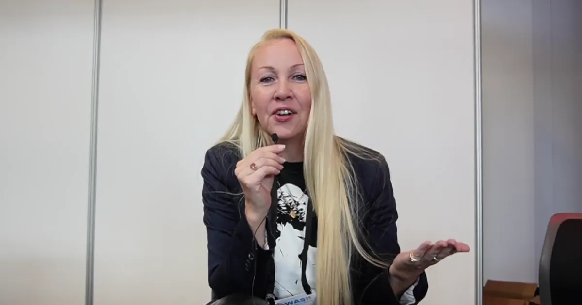 200 ROLLI VÖÖ VAHEL ⟩ «Inimväärikus seksimisega ära ei kao.» Soome pornostaar soovib kohta parlamendis