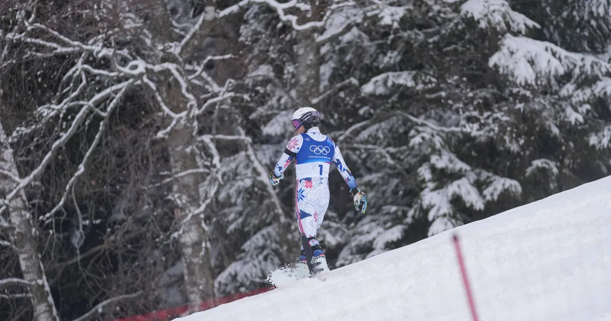 Nurkalt olümpiamedalita jäänud mäesuusatäht heitis varustuse ja pages nõlvalt otse metsa