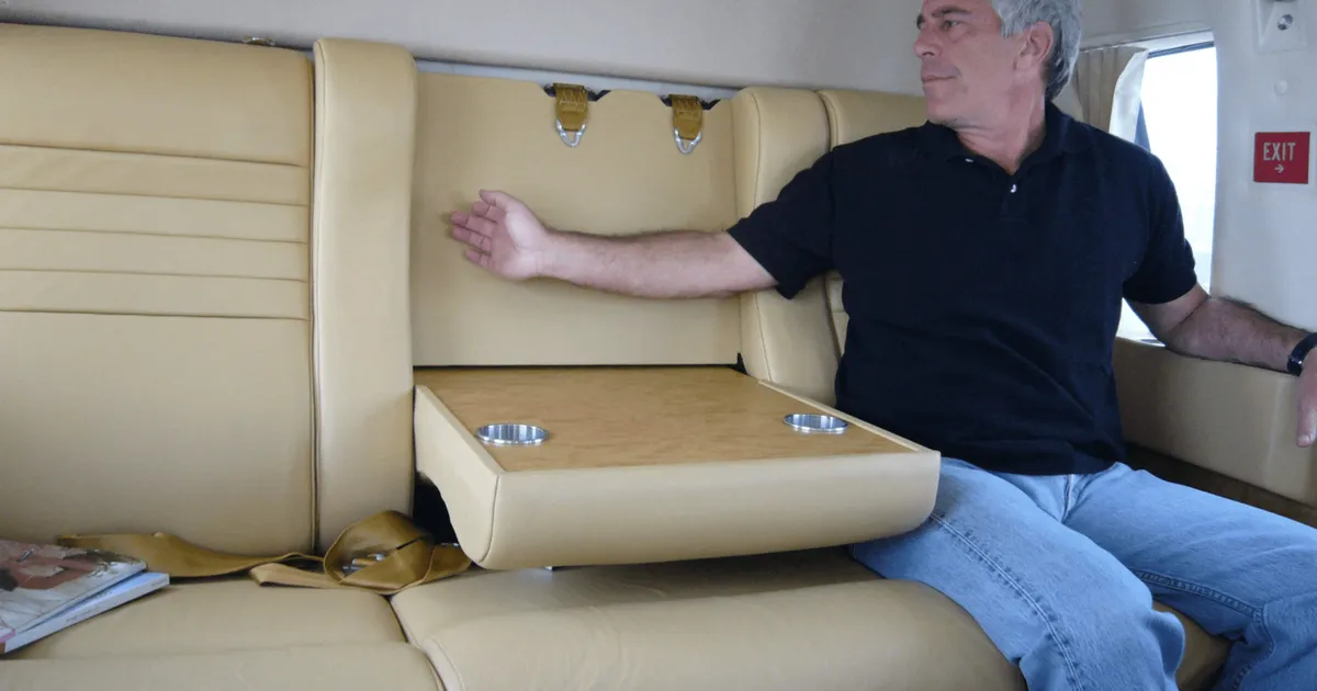 «Arvasin, et mu perekond ei näe mind enam kunagi»: Epsteini ohver kirjeldab õudusi kurikuulsa eralennuki pardal