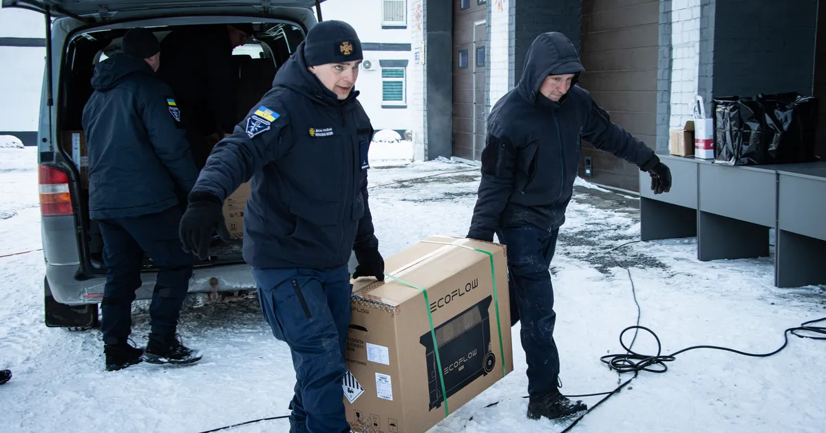 VIDEO ⟩ Eesti saatis Ukrainasse hädavajalikke telke