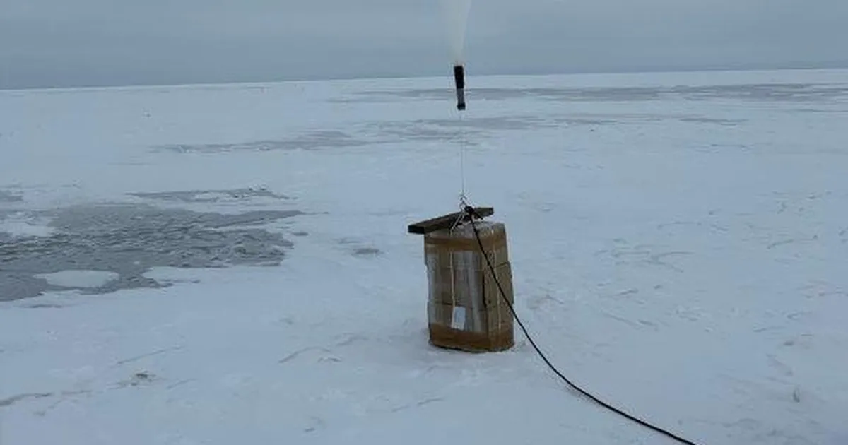 Kalur avastas Peipsi järve jäält õhupalli salasigarettidega