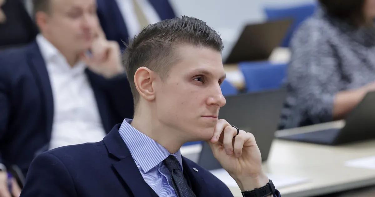 KELLE PIIR SAI ÜLETATUD? ⟩ «Sada protsenti koolikiusaja tüüp!» Kris Kärneri ja Vilja Kiisleri intervjuu tekitas sotsiaalmeedias tulise vaidluse