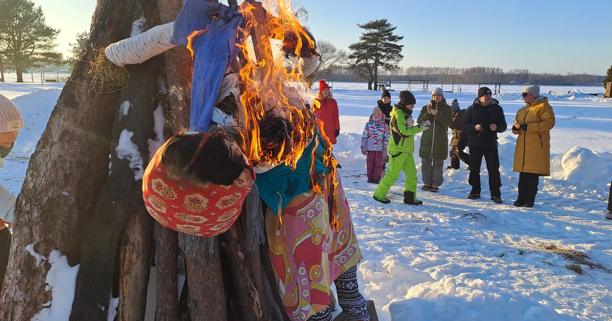 VIDEO ⟩ Värskas põletati vastlapäeval halvad mõtted ja prooviti lahejääl kurlingut