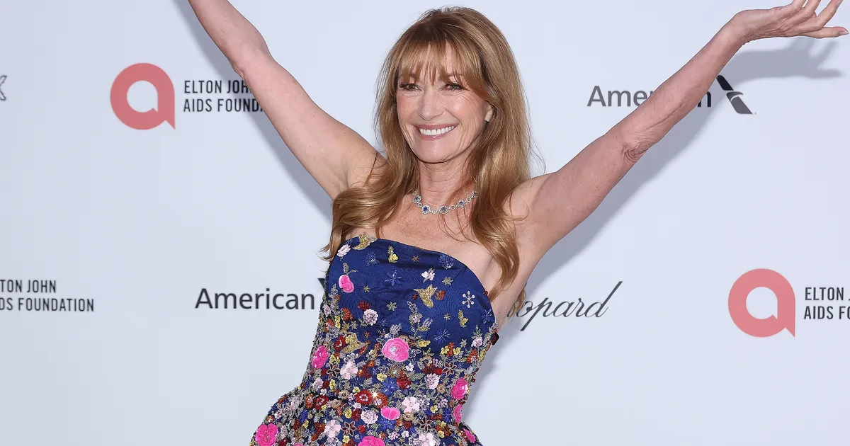 USKUMATU VORM ⟩ 75-aastane Jane Seymour kannab sama suurust mis teismelisena, saladus peitub ühes kellaajas