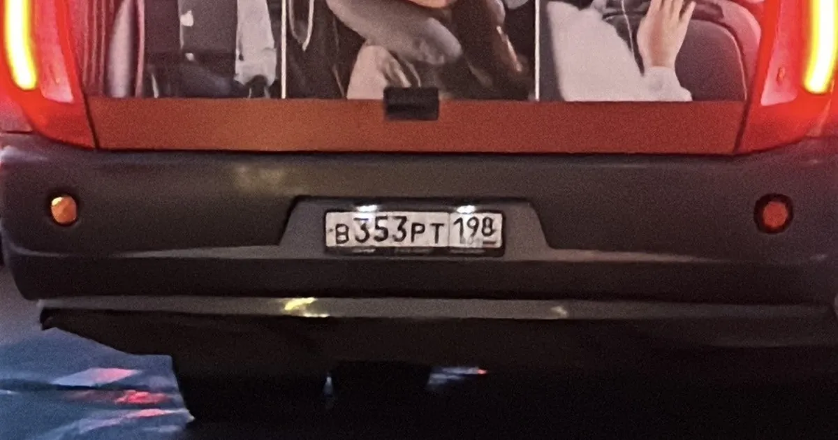 VIDEO ⟩ «Kas nii tohib?» Lasnamäel märgatud Vene numbrimärkidega buss tekitas küsimusi