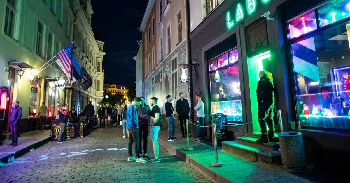 SALATOIMIK ⟩ USA sõdur lõi Tallinnas soomlasest taksojuhti pudeliga pähe ja pääses puhtalt, toimik salastati pea sajandiks